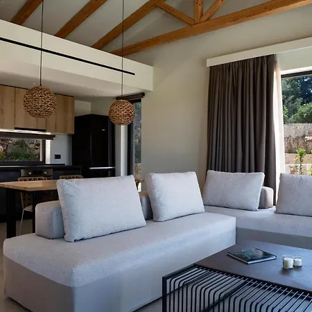 Amahle Luxury * Antipata (Erisos)